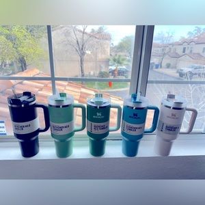 Selling 5 Stanley’s, price is for 1 let me know what color you want